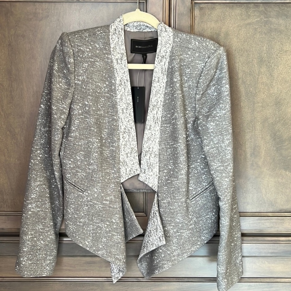 BCBG Maxazria Candice Dove Gray Cropped Draped Blazer Jacket Sz XS Shoul… - Picture 15 of 15